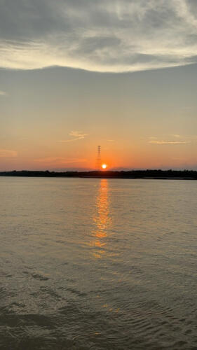 Sinking-Sun-by-Luke-Nesselt